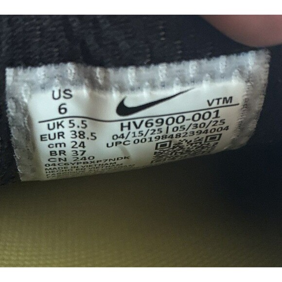 Athletic_Shoes